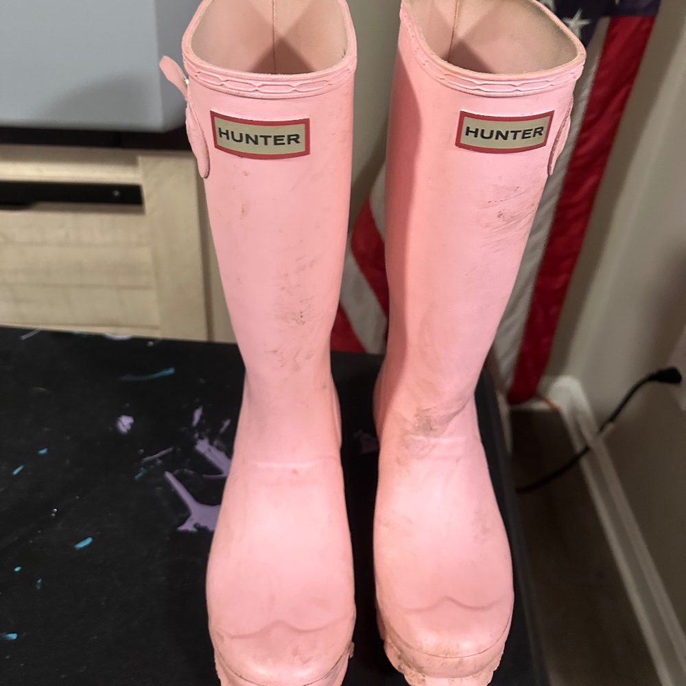 Girls pink hunter boots